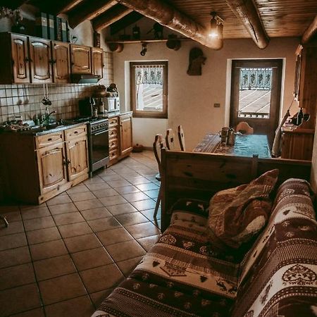 Вилла La Tana Dello Scoiattolo Сен-Пьер Экстерьер фото