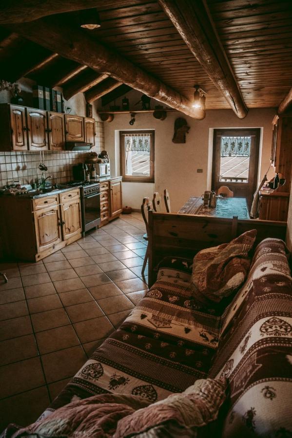 Вилла La Tana Dello Scoiattolo Сен-Пьер Экстерьер фото
